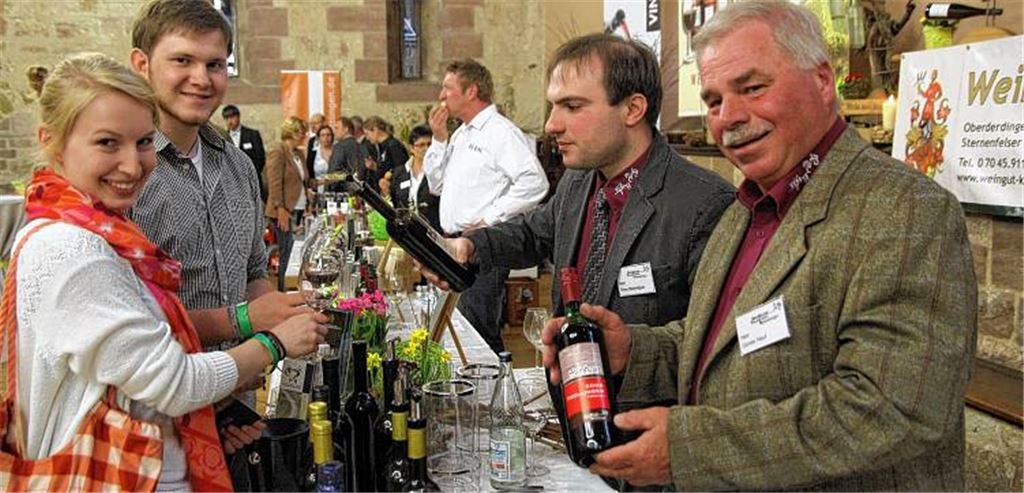 Wachstums-Gesellschaft: Bei der fünften Auflage der Weinmesse Westlicher Stromberg schenken elf Weinbaugenossenschaften und Weingüter gute Tropfen ein.
