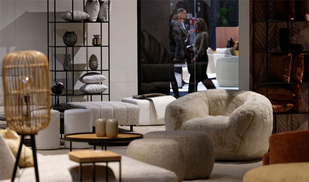 Während der Corona-Pandemie kauften viele Menschen Möbel, jetzt ist der Bedarf vielfach erst einmal gedeckt. (Archivbild)