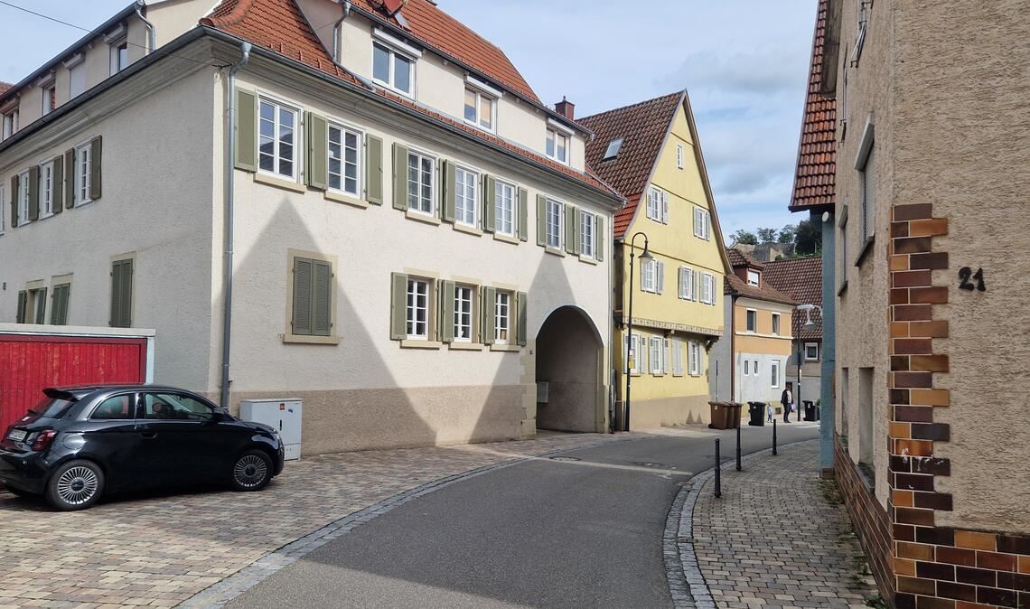 Während des Ersten Weltkriegs war dieses markante Haus an der Hofstraße eine Lebensstation des französischen Kriegsgefangenen Jules Duthoit. Fotos: privat