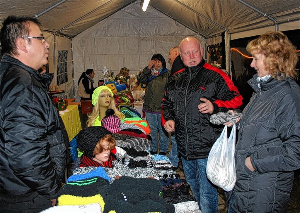 Wärmendes aus Wolle gehört zum Angebot des Glühweinfests in Ölbronn.