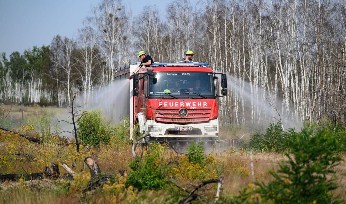 Waldbrand in der Gohrischheide: Feuerwehr im Einsatz