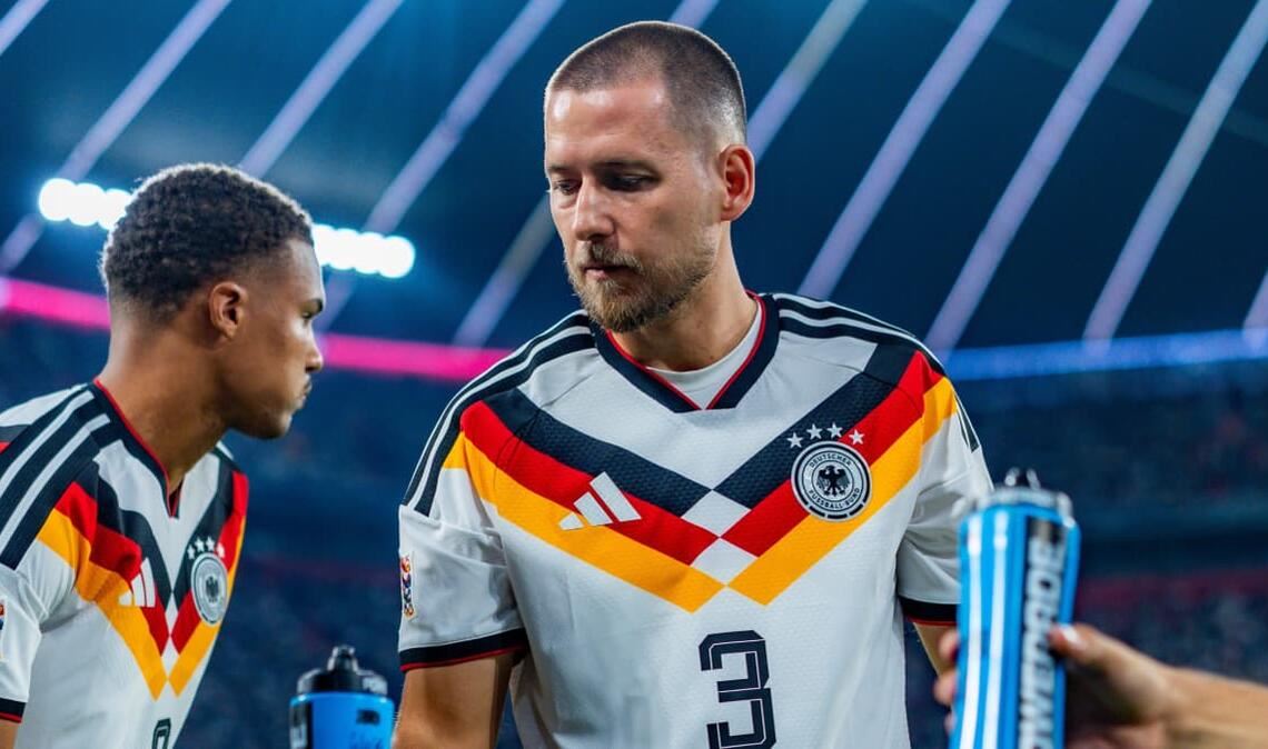 Waldemar Anton (Note 3): Der ehemalige VfB-Innenverteidiger durfte am Donnerstagabend den deutschen Abwehrchef geben – und machte seine Sache ordentlich. Der BVB-Profi war gegen die harmlosen Gäste allerdings auch kaum gefordert.