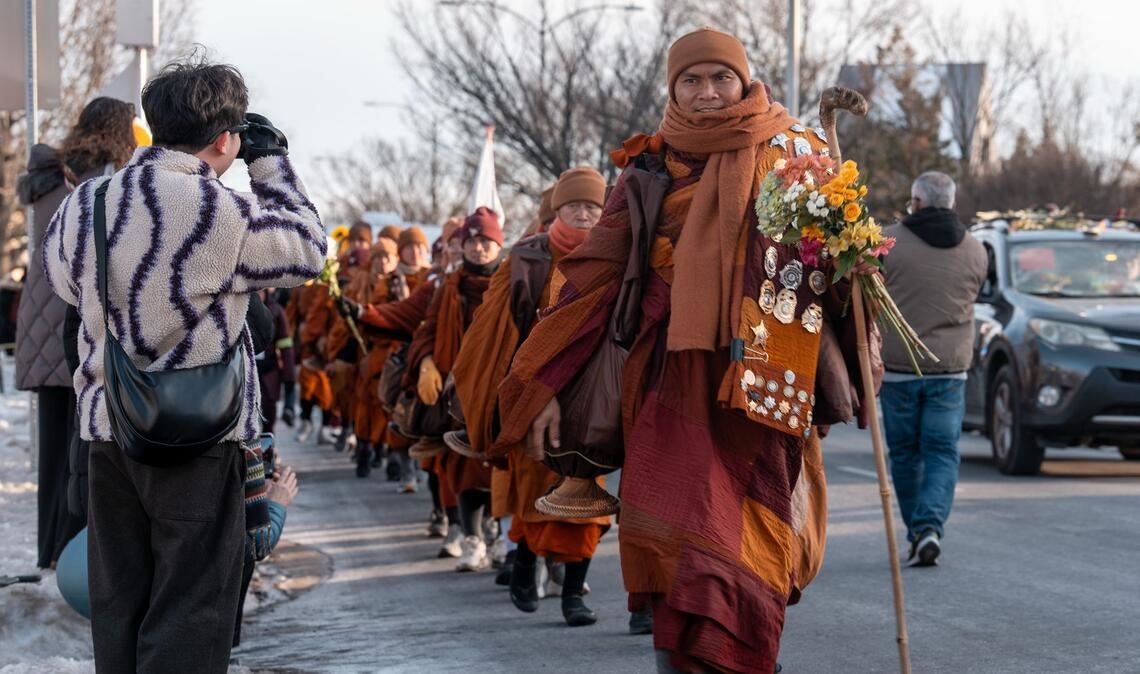 Walk of Peace in den USA; Buddhistische Mönche marschieren für den inneren Frieden von Texas nach Washington.