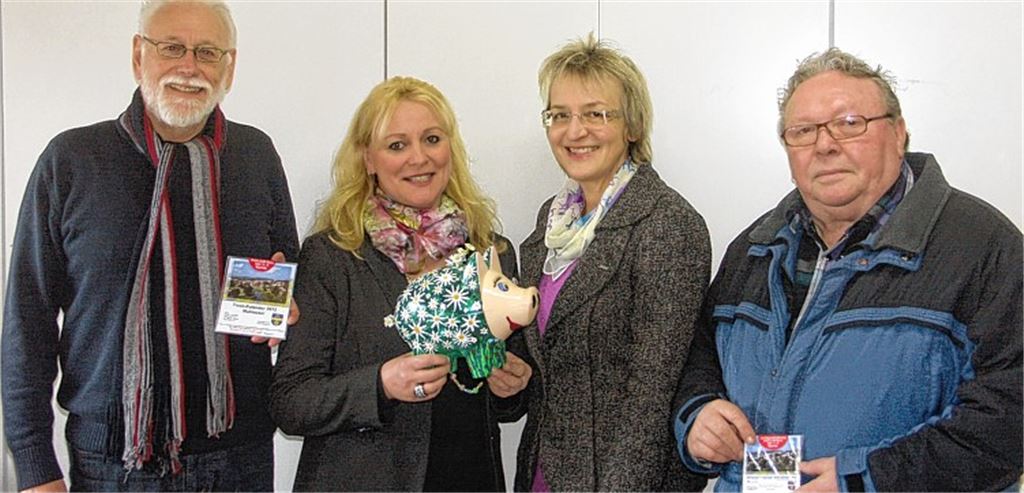 Walter Reuter von den Sportfreunden, Isolde Renner-Rosentreter von der Diakonischen Bezirksstelle, Silke Brenner-Milchraum und Manfred Läkemäker (v.re.).