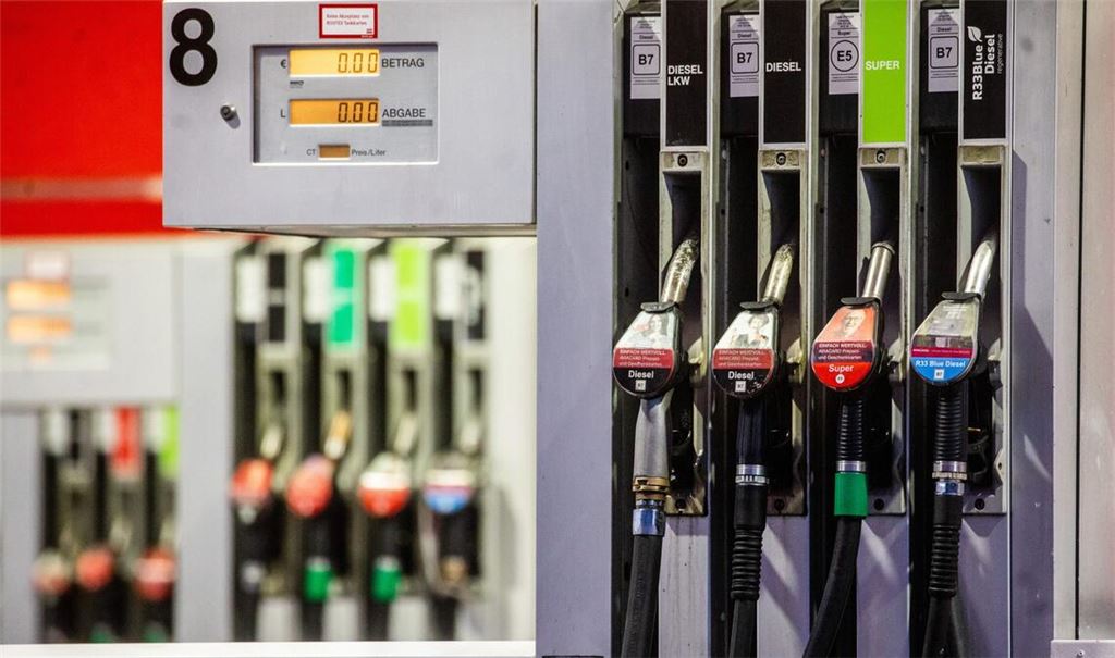 Wann sinken die Spritpreise an den Tankstellen wieder?