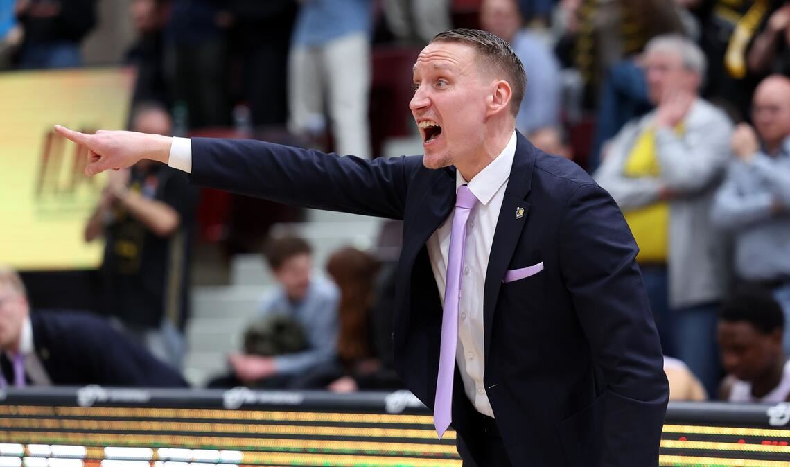 War mit der Defensive seiner Riesen nicht zufrieden: Trainer Mikko Riipinen