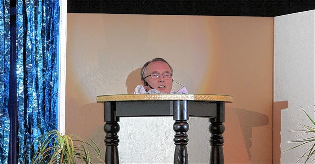 Warnt davor, wegen der Mängel des Mühlehofs den Kopf zu verlieren: Jürgen F. Heinz hätte gerne 2014 wieder eine Zaubergala veranstaltet, doch dafür brauche er eine feste Terminzusage.Archivfoto: Hansen