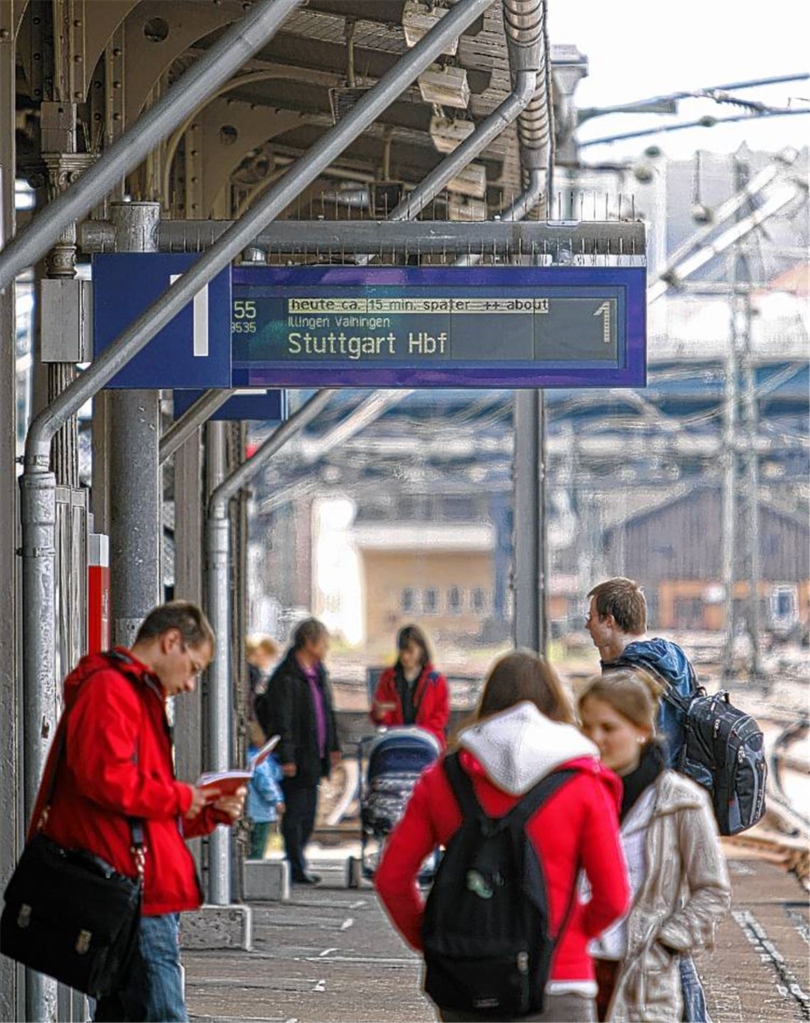 Warten auf den verspäteten Zug. 