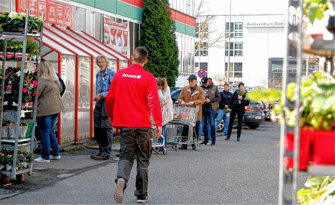 Türsteher verhindert Getümmel im Baumarkt