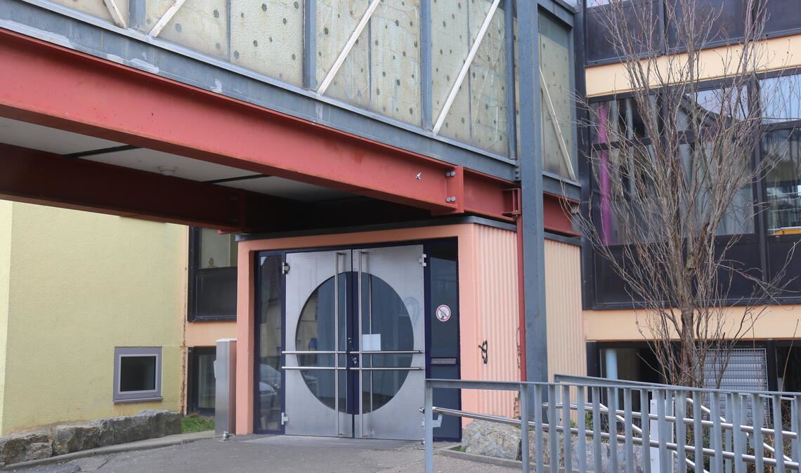 Elternbeirat fordert Fortschritte an der Mörike-Schule Wartet auf eine grundlegende Modernisierung: die Mörike-Realschule. Foto: Deeg