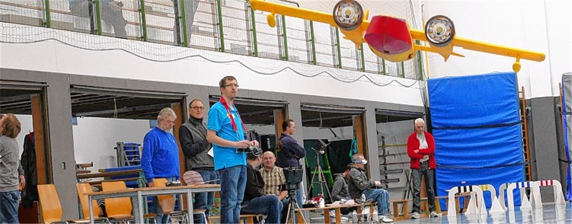 Harry Potter fliegt durch die Halle