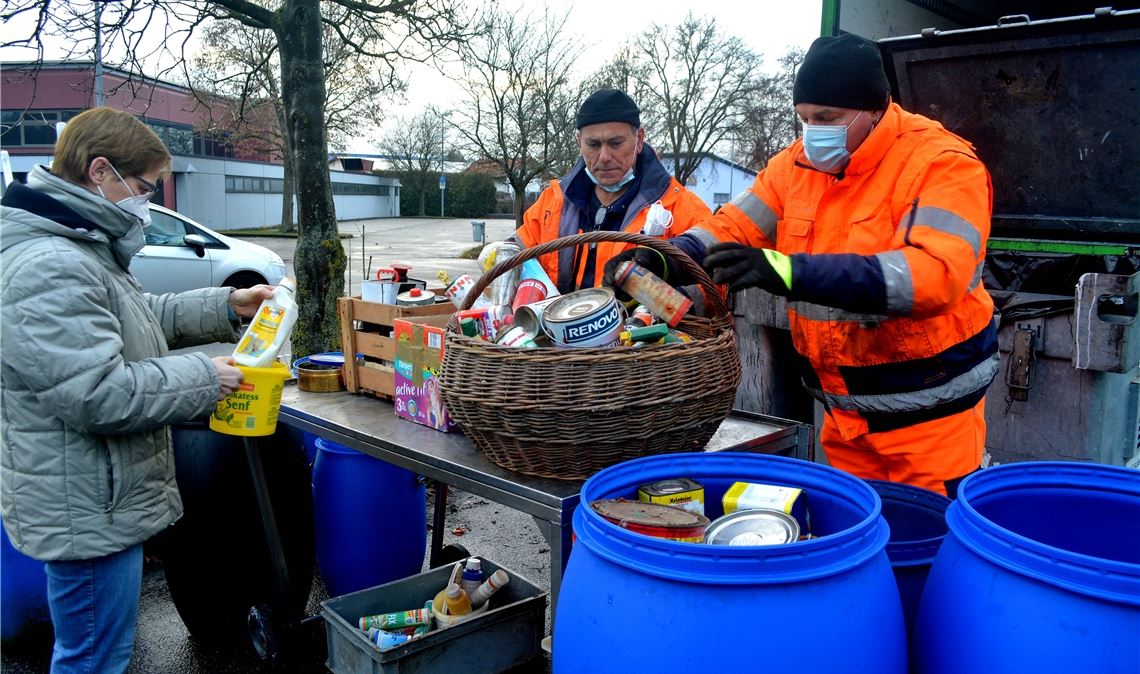 Was haben wir denn da? Manche Altlasten kommen vom Korb direkt in die Tonne.