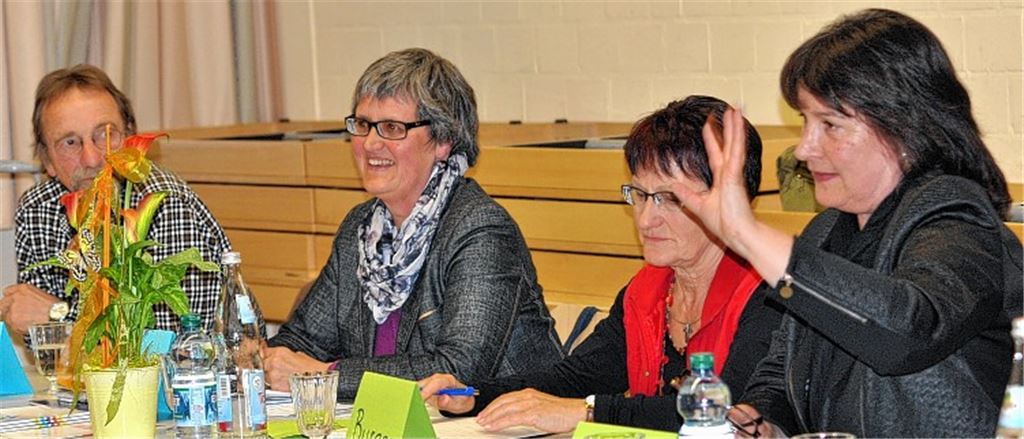 Was hat Ötisheim zu erwarten? Der Freundeskreis informiert zum Thema Asyl.