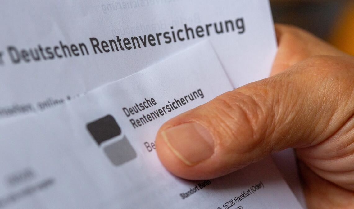 Was kommt im Alter aufs Konto? Die Frage treibt viele Menschen um. (Archivbild)