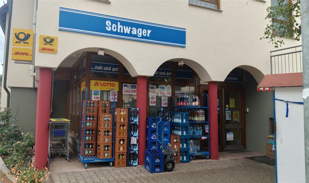 Was lange als Gerücht dementiert wurde, tritt zum Jahresbeginn 2025 nun doch ein: Der Lebensmittelmarkt Schwager an der Lomersheimer Ortsdurchfahrt schließt. Foto: Deeg