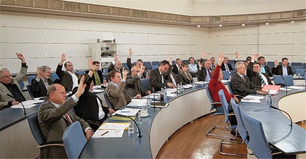 Was lange währt: Der Breitband-Zweckverband tagt. Vorsitzender ist der Bürgermeister von Niefern-Öschelbronn, Jürgen Kurz, als sein Stellvertreter fungiert Landrat Karl Röckinger..