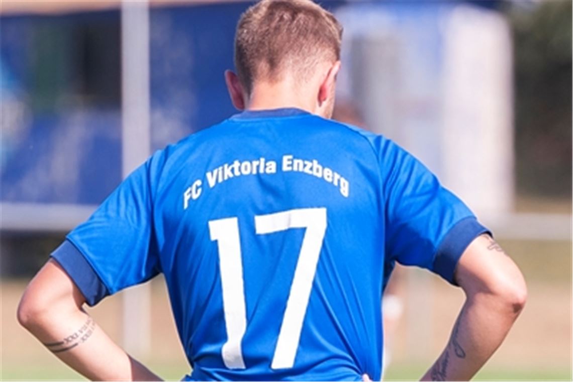 Was war da los? Enzberg hatte am Sonntag ein Kunstrasen-Problem. Symbolfoto: Archiv/vh