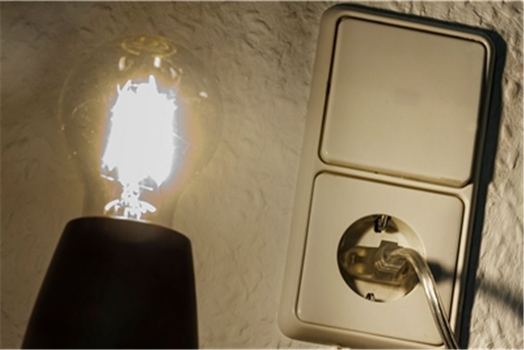 Was, wenn im Enzkreis plötzlich nicht nur die Lichter ausgehen? ARD-Politmagazin „Report Mainz“ sieht das Landratsamt schlecht gerüstet. Archivfoto: Fotomoment