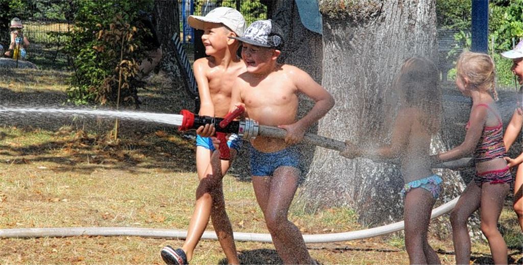 Floriansjünger sind völlig durchnässt