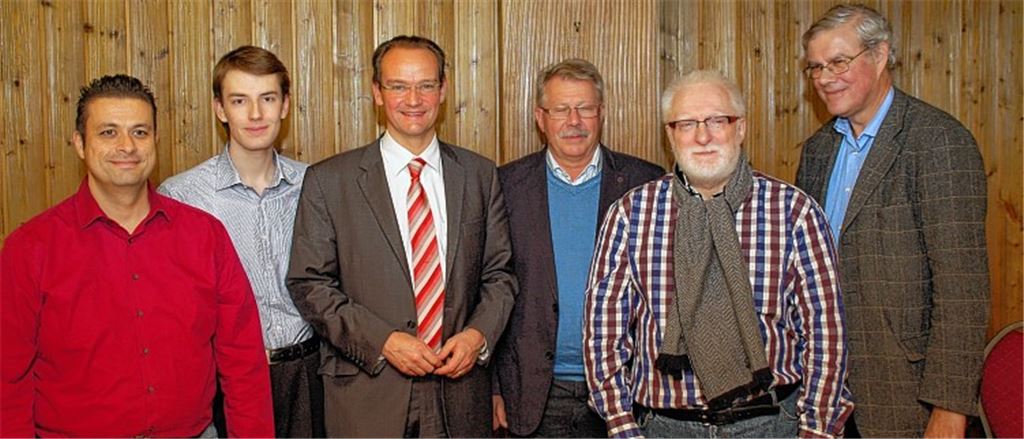 Wechsel im Vorstand der CDU Mühlacker: Oliver Qaqish (v.li.), Patrick Frühwirt, Bundestagsabgeordneter Gunther Krichbaum, Wolfgang Schreiber, Dr. Peter Metz und Dr. Peter Napiwotzky.