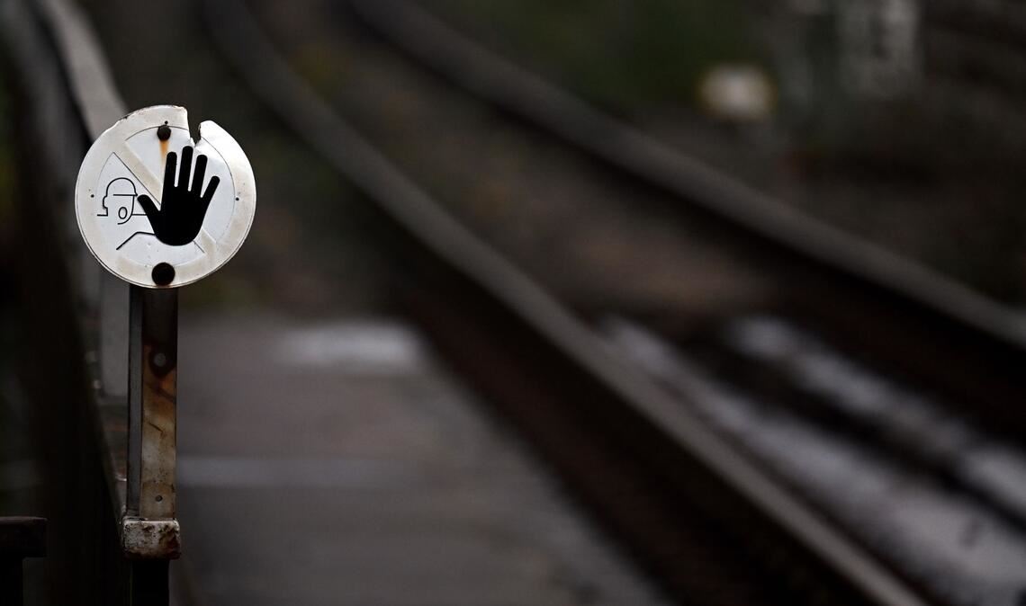 Wegen Bauarbeiten halten in Bochum seit Anfang September keine Regionalbahnen oder Fernzüge mehr - doch ein Ende der Sperrung ist absehbar (Foto Illustration).