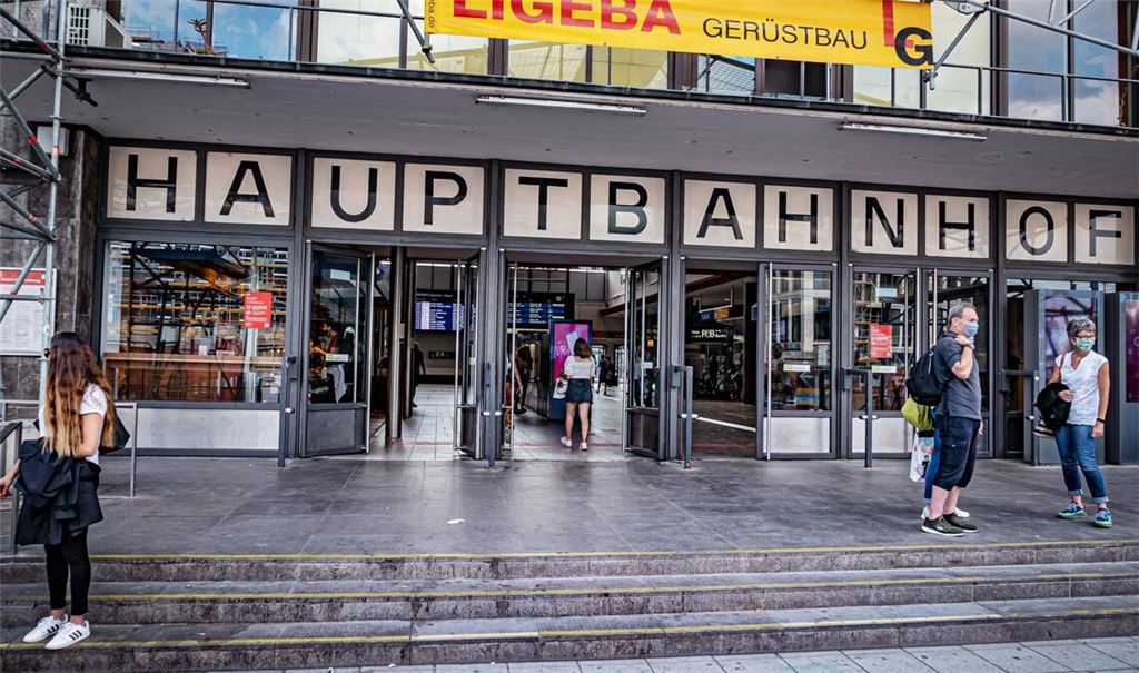 Wegen Bauarbeiten wird der Ulmer Hauptbahnhof Anfang 2026 für vier Wochen lahmgelegt.