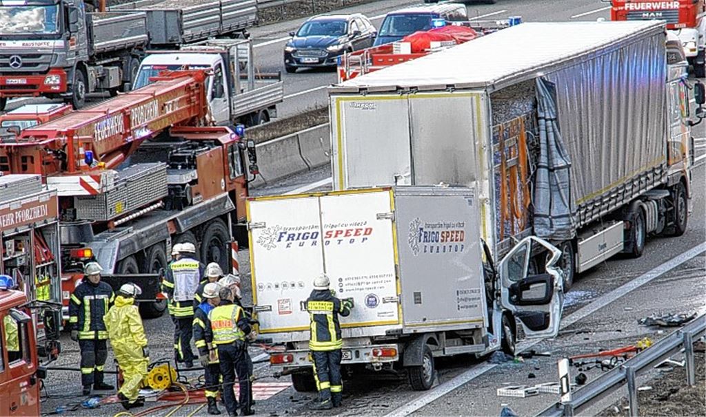 Unfall auf der A8 endet tödlich