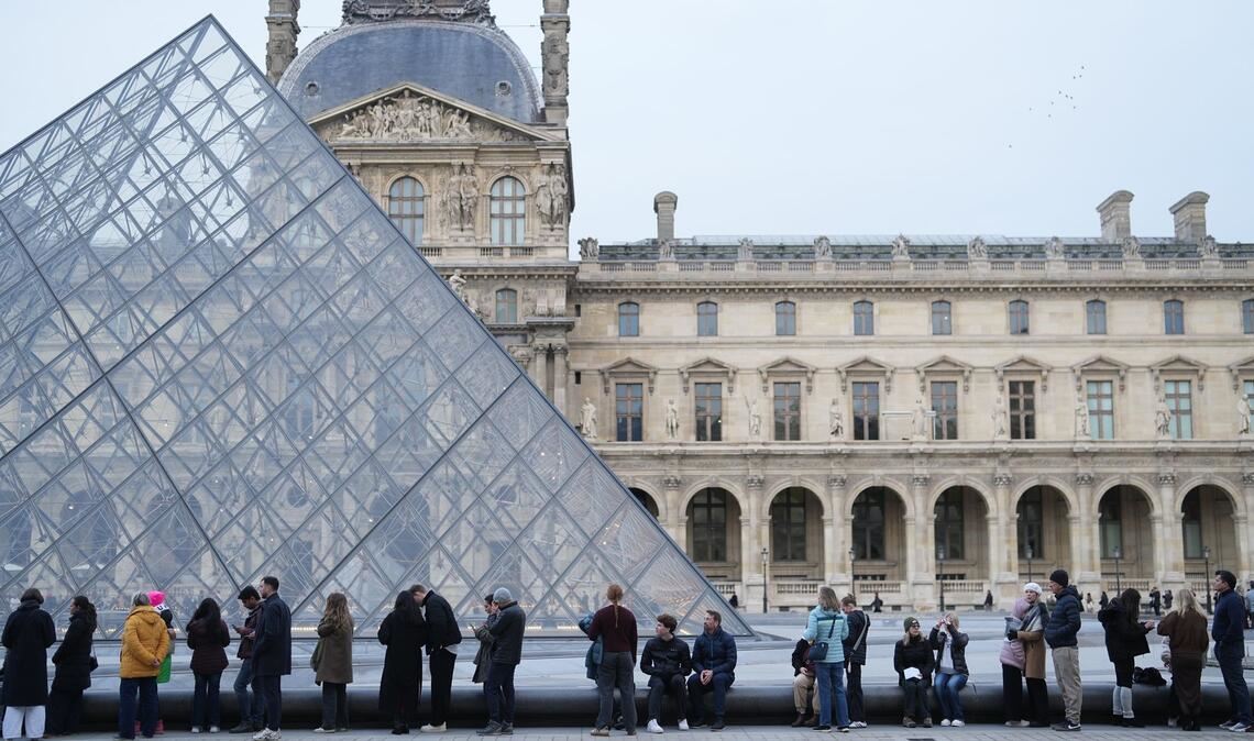 Wegen des Verdachts auf Betrug mit falschen Eintrittskarten kam eine Person in Untersuchungshaft. (Archivbild)