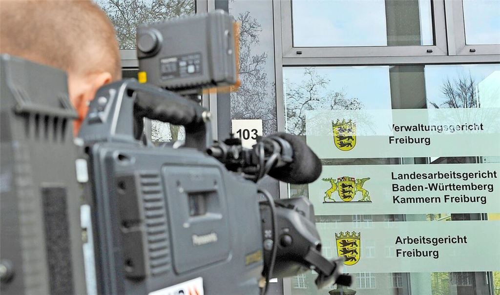 Wegen des erwarteten Interesses hat das Arbeitsgericht die Verhandlung eigens in einen größeren Saal verlegt.