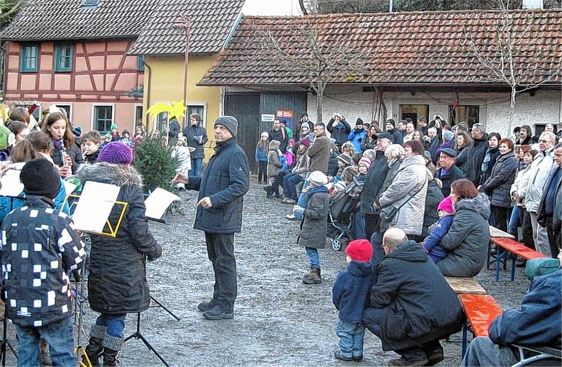 Weihnachtsfeier unter freiem Himmel: Die Jugend des MV Freudenstein geht mit ihrer Aufführung neue Wege.