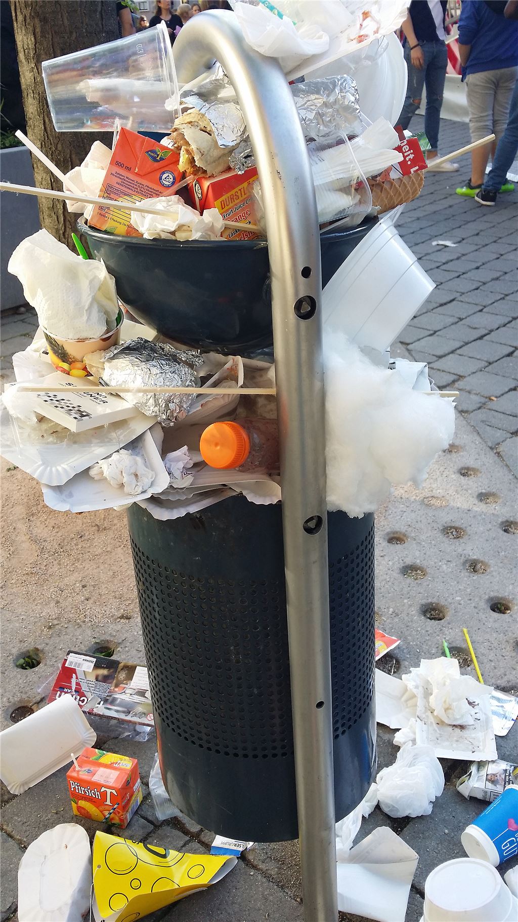 Vermüllung bei Stadtfesten