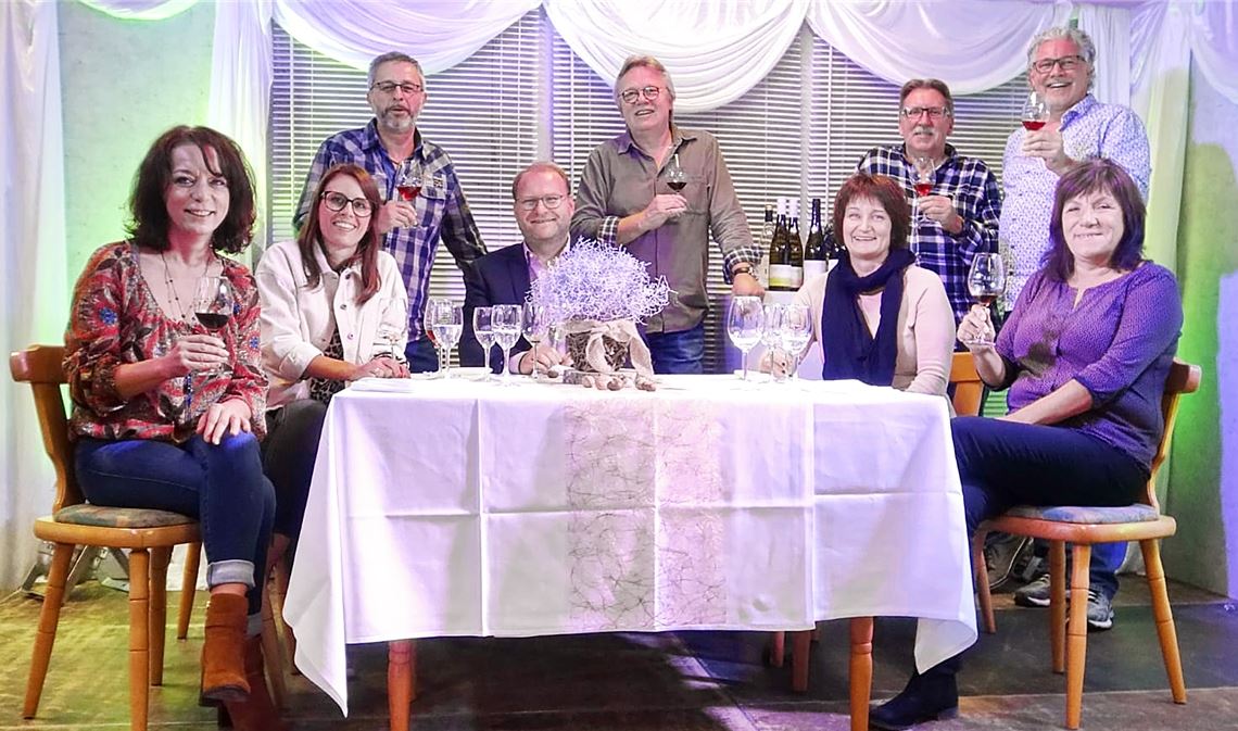 Lustige Weinprobe für daheim mit „Les Pommes“ Weinprobe mit „Les Pommes“.privat
