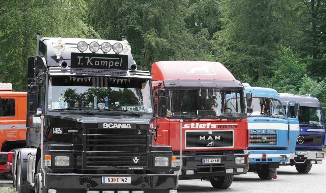Weitere Bilder vom Lkw-Oldtimertreffen auf der Schwäbischen Alb.