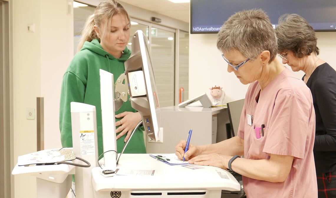 Welcher Patient und welche Patientin müssen sofort versorgt werden und wer kann warten? Ohne digitale Technik sind dafür Papier und Stift gefragt. Foto: Siloah/Pap