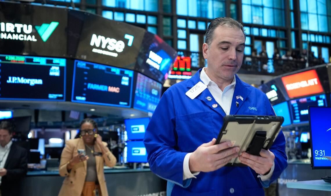 Weltweit herrscht große Anspannung an den Börsen – insbesondere an der Wall Street in New York.