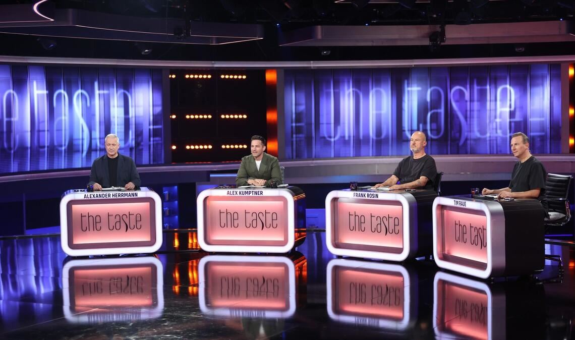 Wen küren Alexander Herrmann, Alex Kumptner, Frank Rosin und Tim Raue (v.l.n.r.) zum Sieger bei "Promi Taste"?