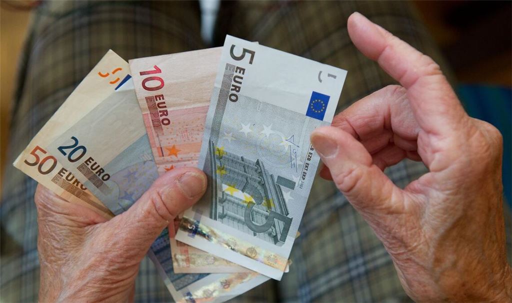 Wenig Geld im Alter? Davor fürchten sich viele Menschen.