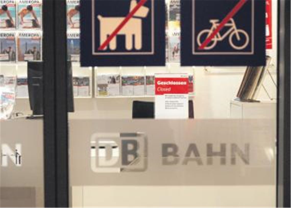 Weniger Service: Die eingeschränkten Öffnungszeiten an den Schaltern im Mühlacker Bahnhof sind  allen Protesten zum Trotz  offenbar beschlossene Sache. Foto: Eier