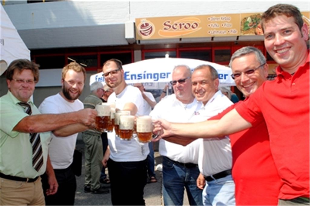 Wenn auf Alkohol verzichtet wird – anders als hier beim Wiernsheimer Straßenfest 2018 – dürfen die Vereine nun auch im Enzkreis ihre Kasse durch den Verkauf aufbessern. Archivfoto: eld