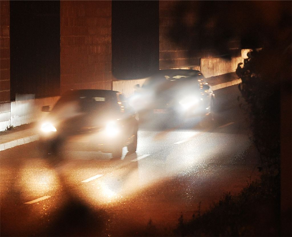 Wenn nachts weniger Verkehr herrscht, fahren mutmaßlich jüngere Autofahrer gerne auch ein wenig zügiger über die Ziegeleistraße in Mühlacker und lassen dabei den Motor dröhnen.Fotomoment