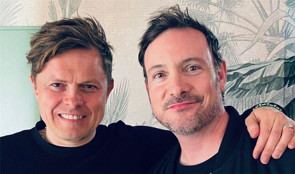 Wenn's um Bewegung auf einer großen Bühne geht, verlässt sich auch der Popstar Michael Patrick Kelly (links) auf die Expertise von Eric Gauthier. Geprobt haben die beiden vor Kellys „Traces“-Tour heimlich nachts am Aalto-Theater in Essen.