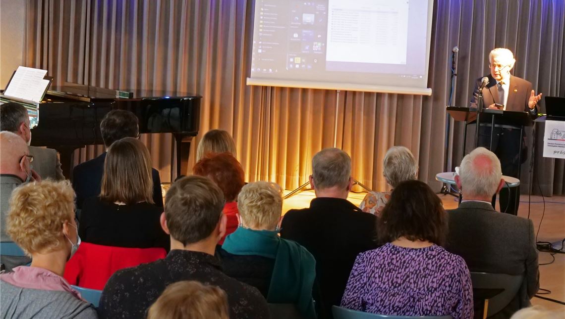 Wenzel Philipp als Redner bei der Feier zum 30-jährigen Bestehen der Deutsch-Polnischen Gesellschaft Pforzheim-Enzkreis am vergangenen Wochenende. Foto: Friedrich