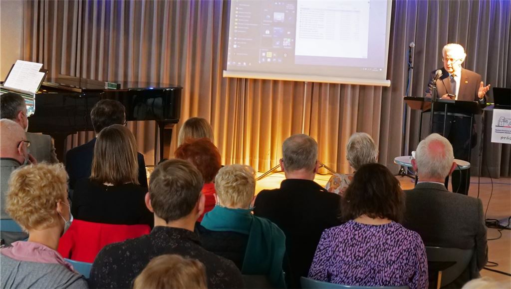 Wenzel Philipp als Redner bei der Feier zum 30-jährigen Bestehen der Deutsch-Polnischen Gesellschaft Pforzheim-Enzkreis am vergangenen Wochenende. Foto: Friedrich