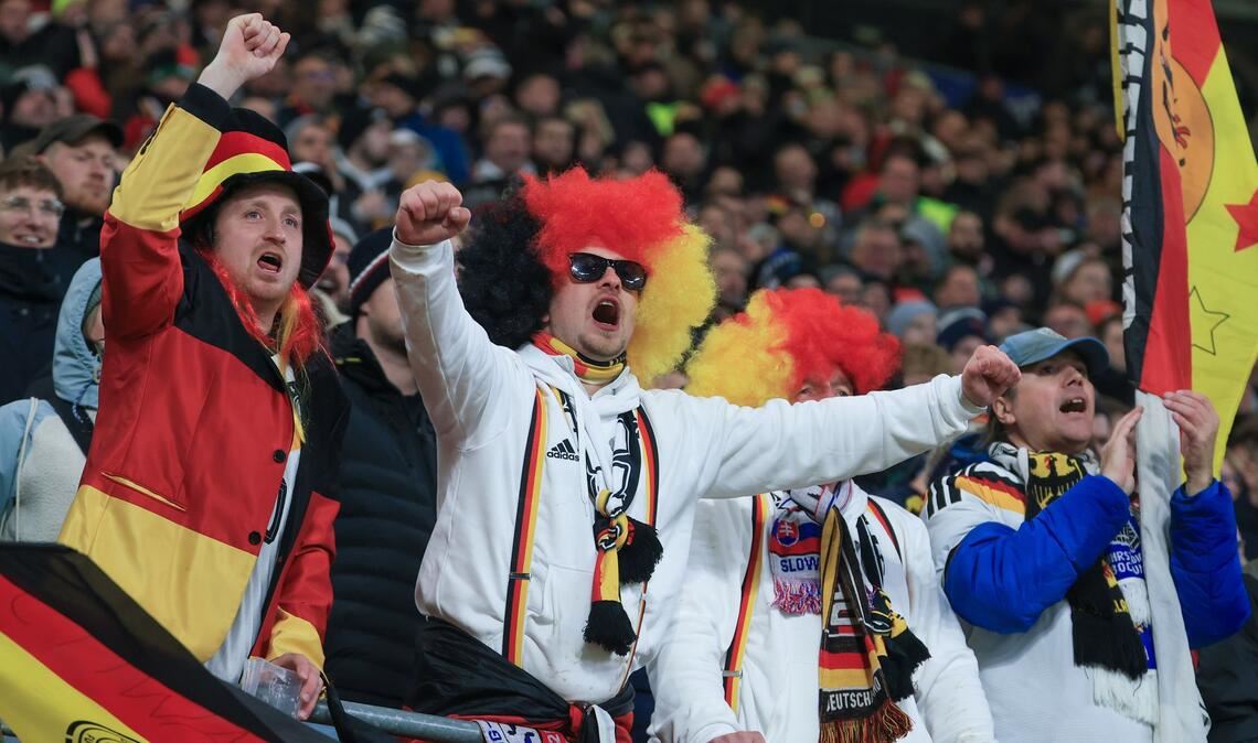 Wer bei der WM im Stadion dabei sein will, muss viel Geld bezahlen. (Archivbild)