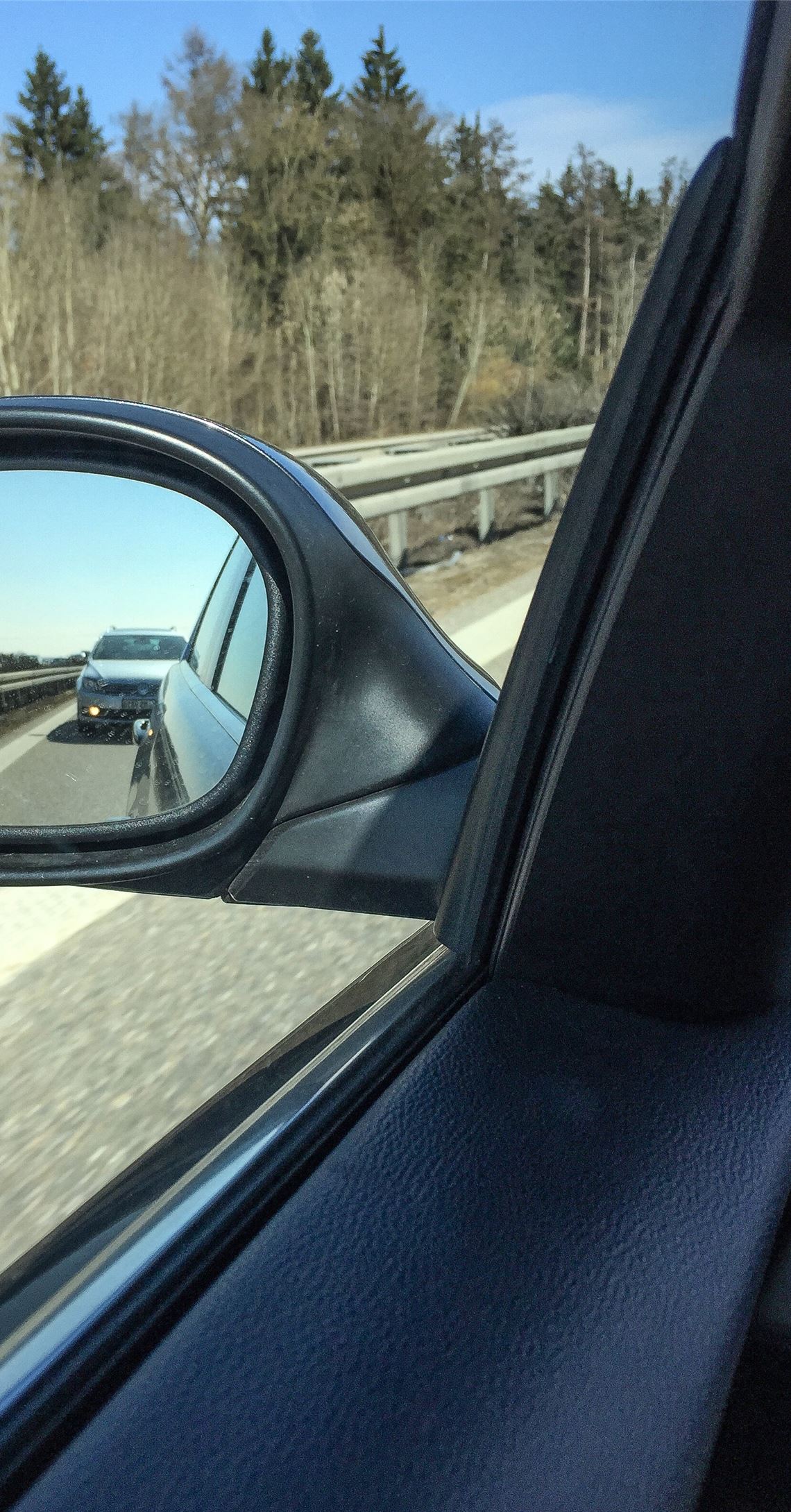 Wer drängelt, wer nötigt? Eine Begegnung auf der Autobahn kann ruck, zuck zum Streitfall werden. Foto ©: Thomas/stock.adobe.com