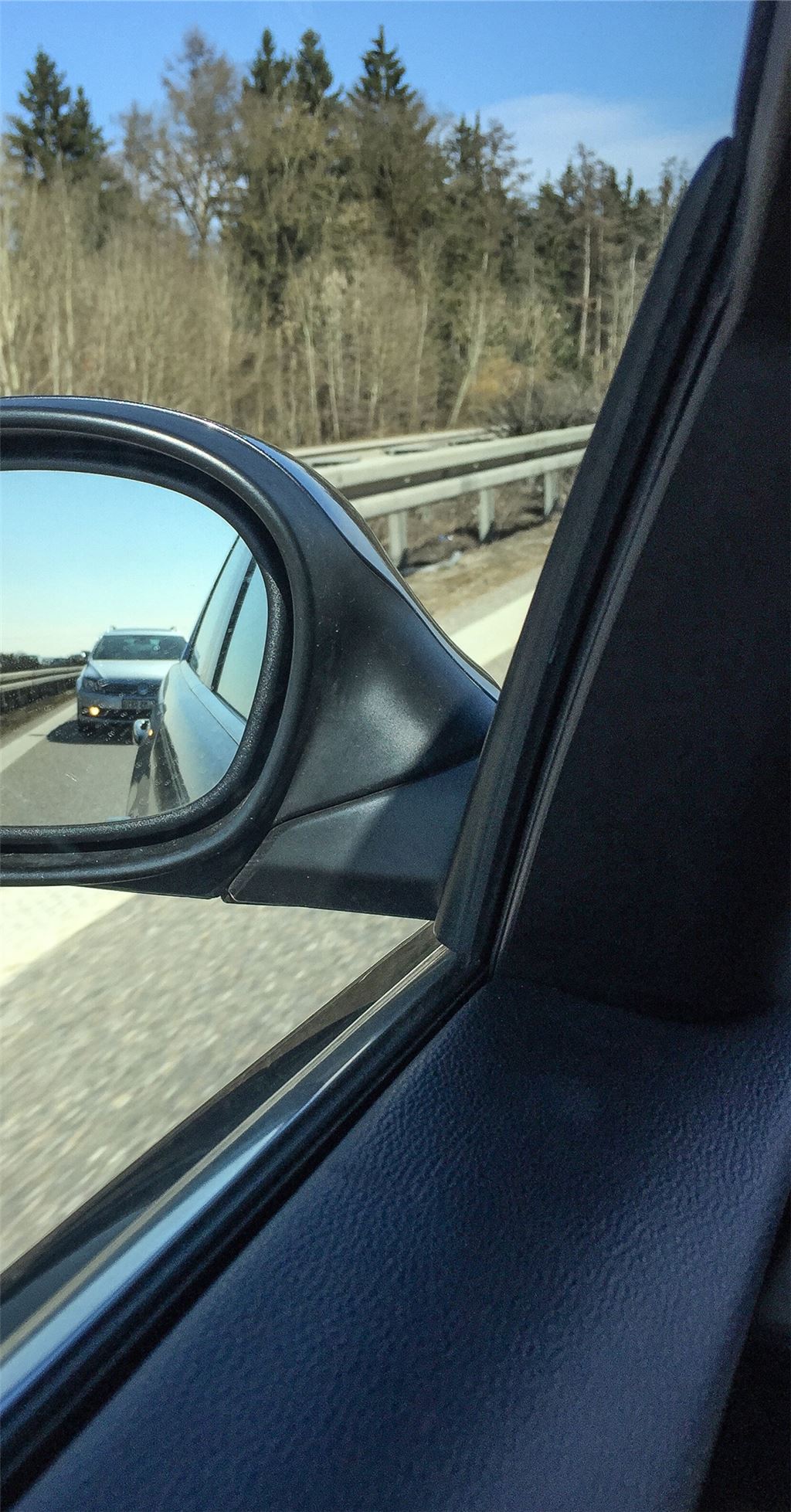 Wer drängelt, wer nötigt? Eine Begegnung auf der Autobahn kann ruck, zuck zum Streitfall werden. Foto ©: Thomas/stock.adobe.com