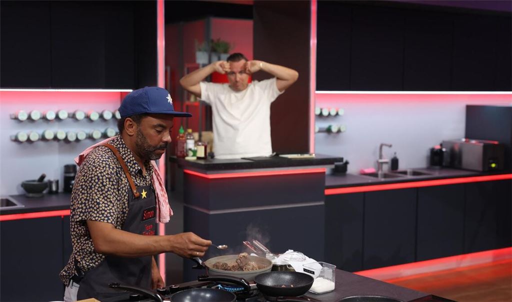 Wer fliegt in Folge 3 von Promi Taste raus?