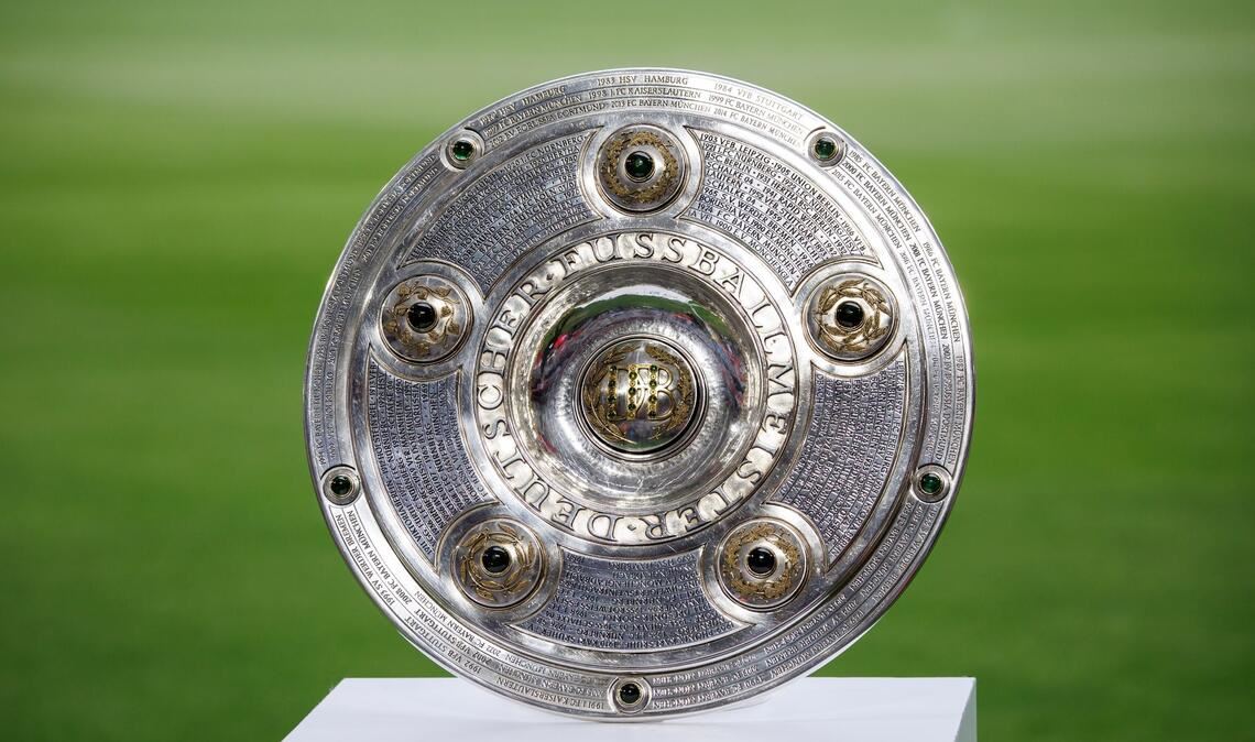Wer holt sich am 34. Spieltag die Meisterschale? Der BVB oder die Bayern?