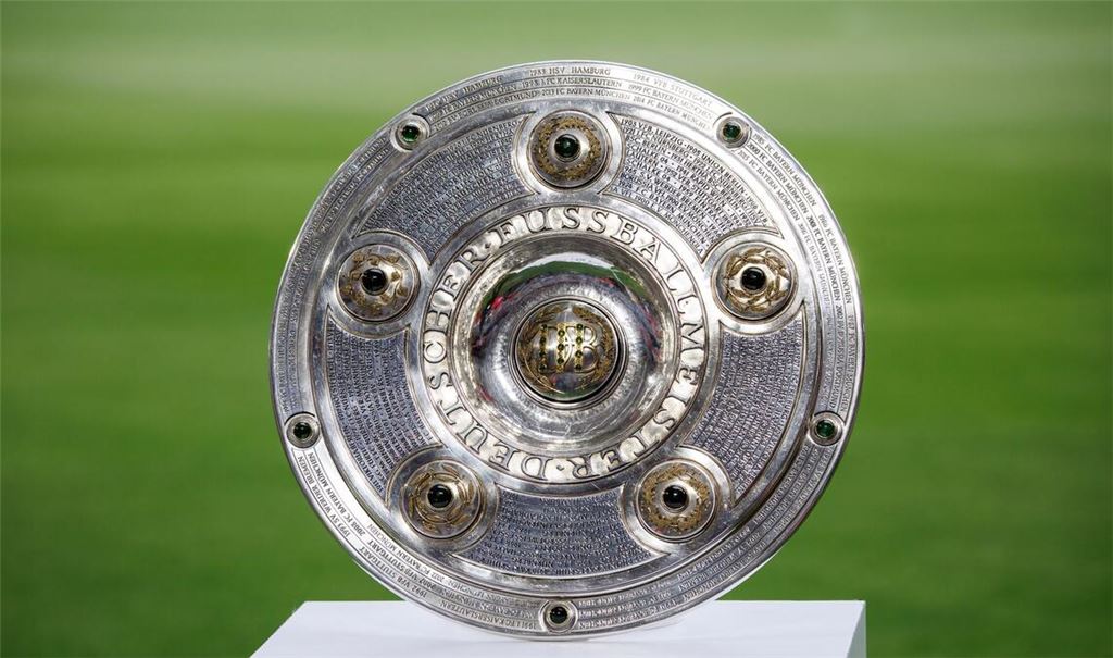 Wer holt sich am 34. Spieltag die Meisterschale? Der BVB oder die Bayern?