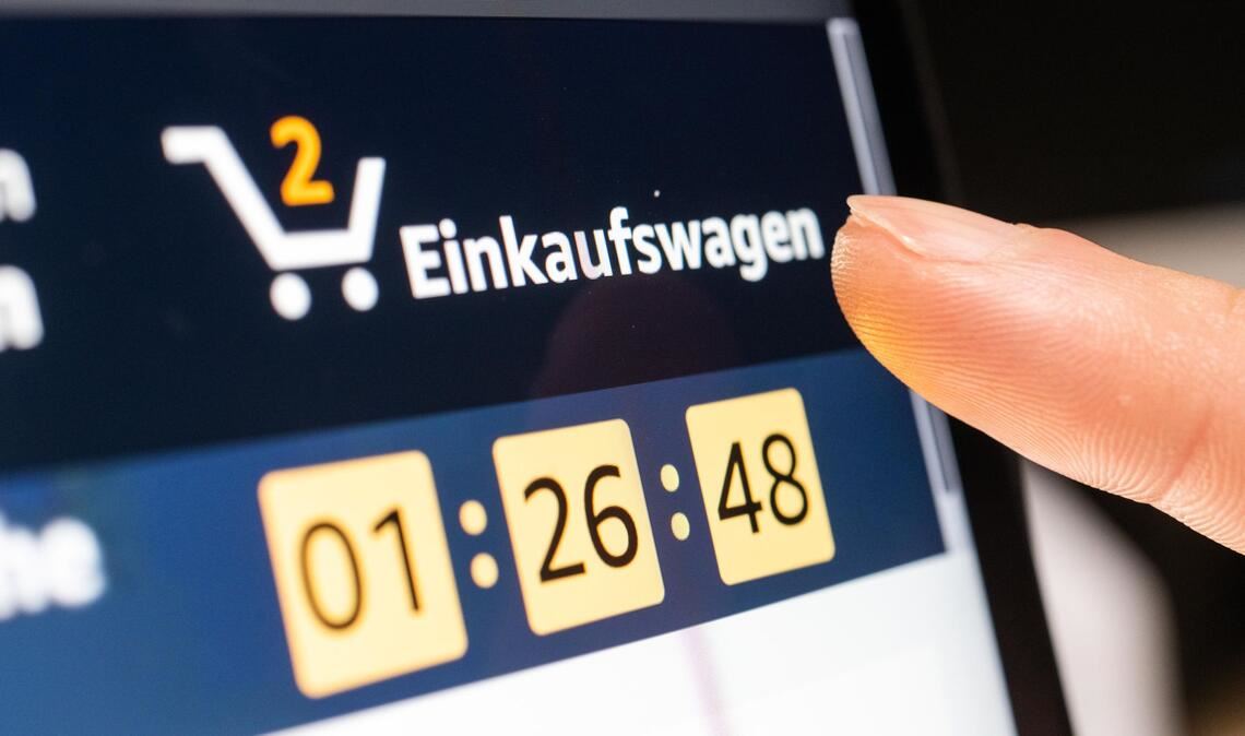 Wer im Internet Verträge abschließt, soll diese künftig einfacher wieder stornieren können.
